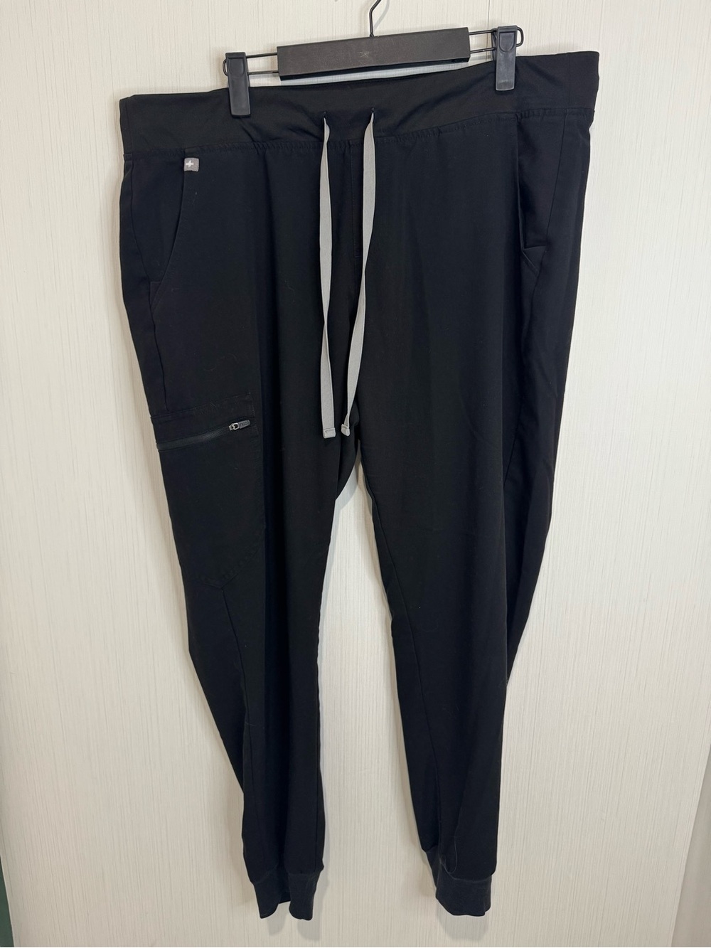 FIGS Zamora Jogger Scrub Pants! Black. XL.